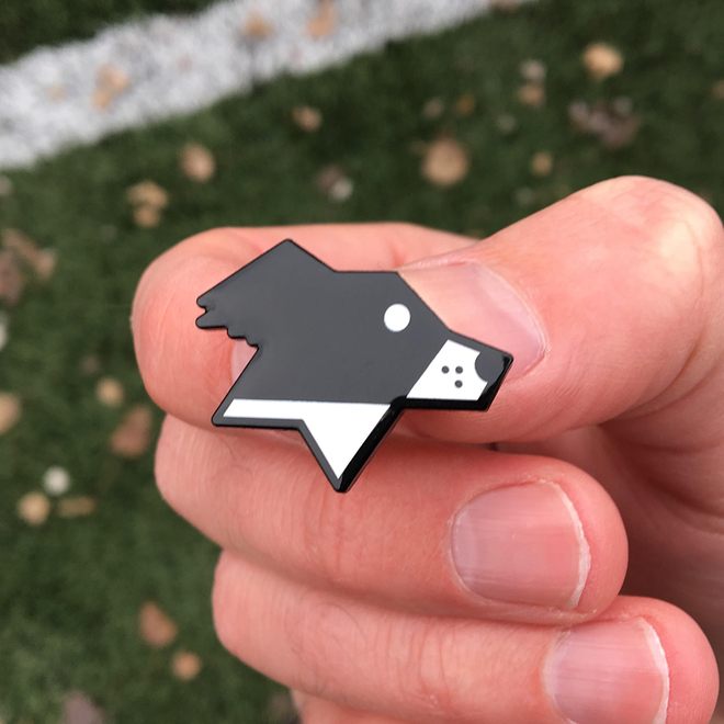 Medium pin badge3